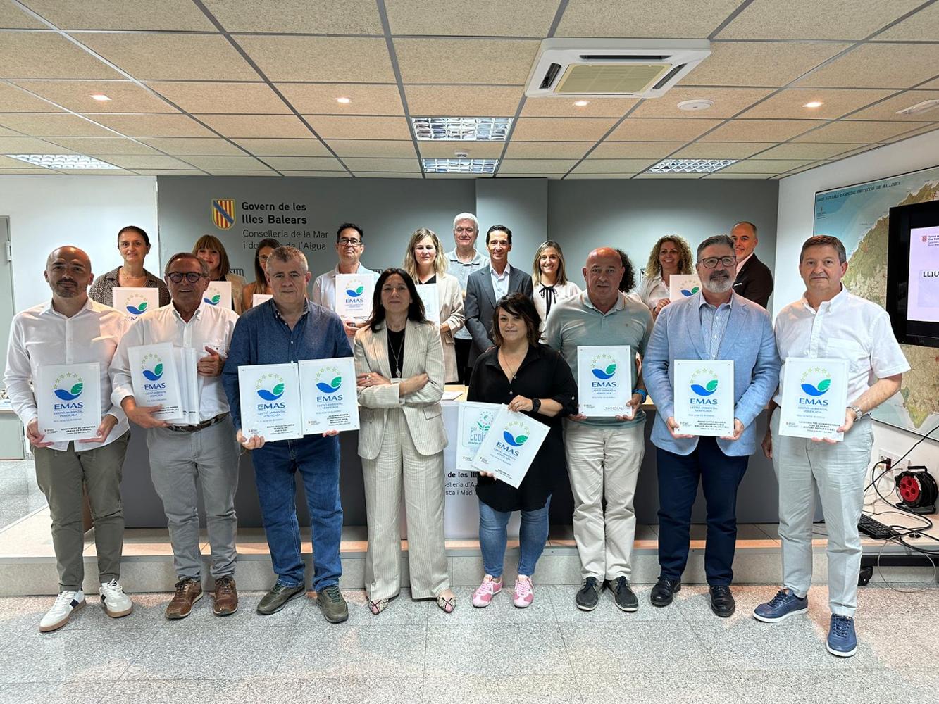 Imagen del artículo Medio Natural entrega los distintivos EMAS y Ecolabel a empresas y entidades de las Illes Balears por su compromiso ambiental