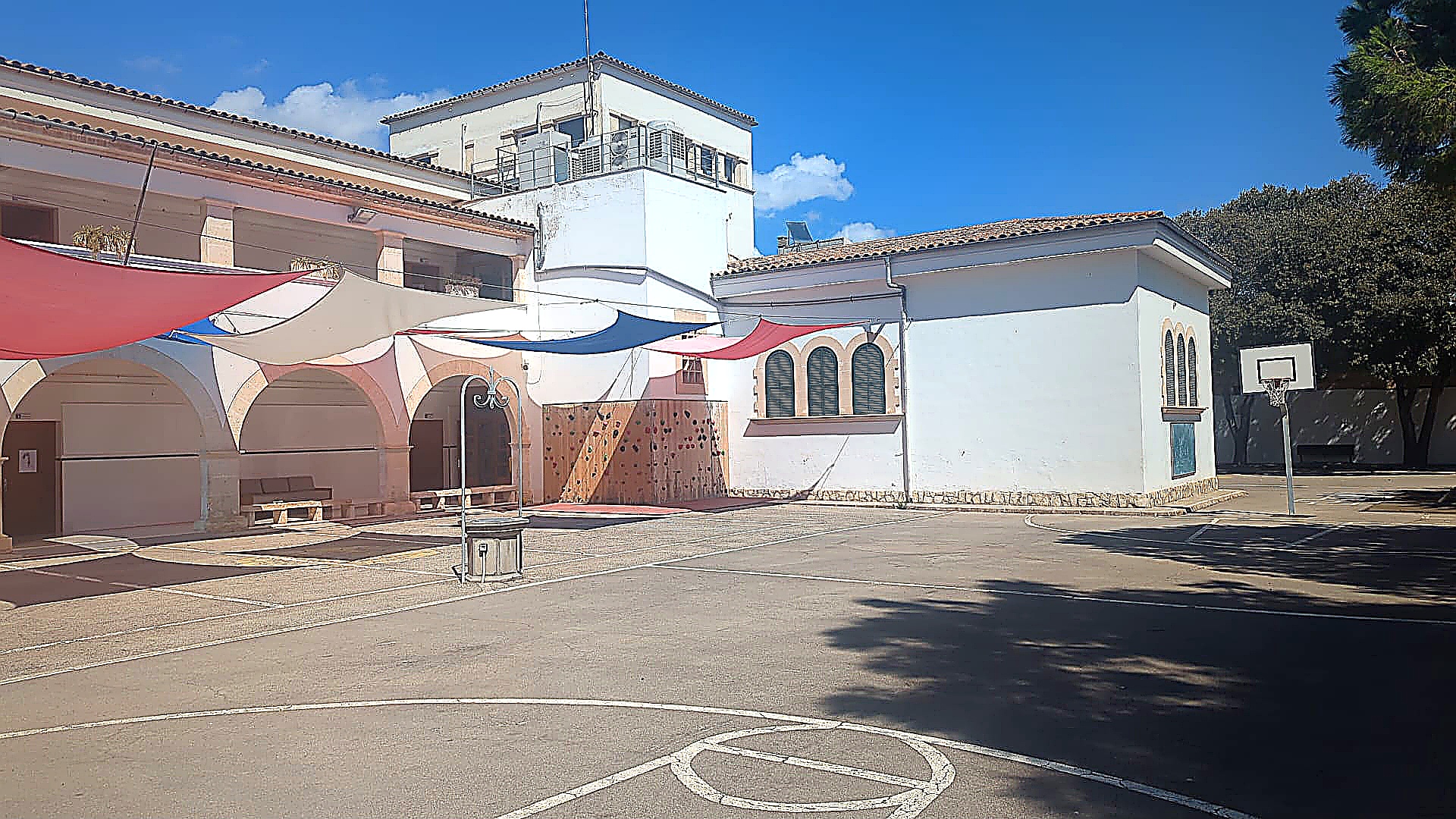 Pati del CEIP Huialfàs de sa Pobla