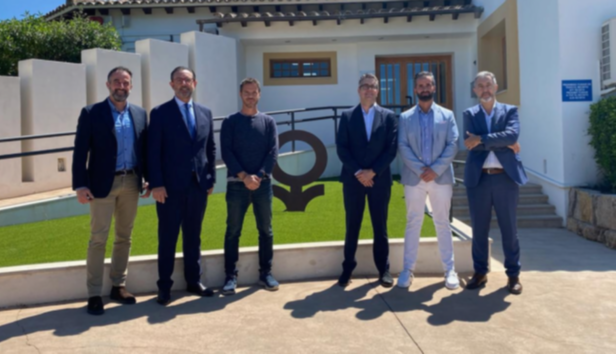 El conseller Alejandro Sáenz de San Pedro visita les instal·lacions fotovoltaiques de la Fundació Aspace