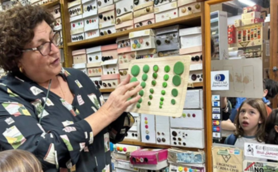 Més d’un miler d’alumnes de Primària coneixen el teixit comercial del seu municipi amb el programa Comerç i Escola de l’IDI
