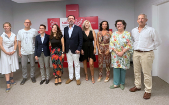 Alejandro Sáenz de San Pedro, conseller d’Empresa, Ocupació i Energia, i Catalina Cirer, consellera de Famílies i Afers Socials