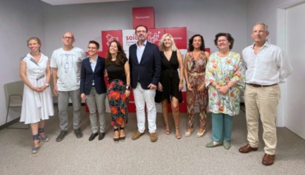 Alejandro Sáenz de San Pedro, conseller d’Empresa, Ocupació i Energia, i Catalina Cirer, consellera de Famílies i Afers Socials