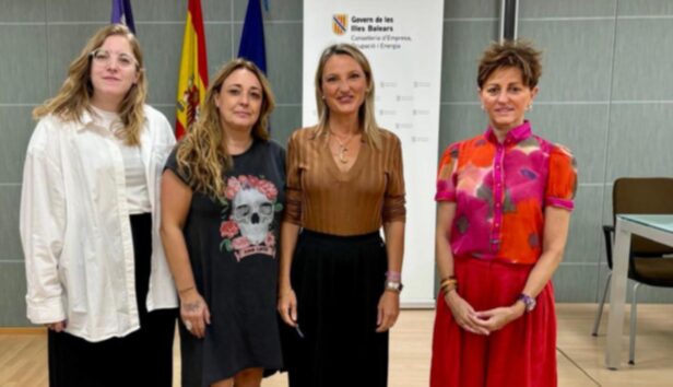 segona mesa de treball que es reuneix en l’actual legislatura per tractar aquesta matèria. En la reunió han participat representants dels sindicats Comissions Obreres (CCOO) i Unió de Treballadores i Treballadors (UGT), i de les patronals Confederació d’Associacions Empresarials de Balears (CAEB) i Confederació de la Petita i Mitja Empresa de les Balears (PIMEB).