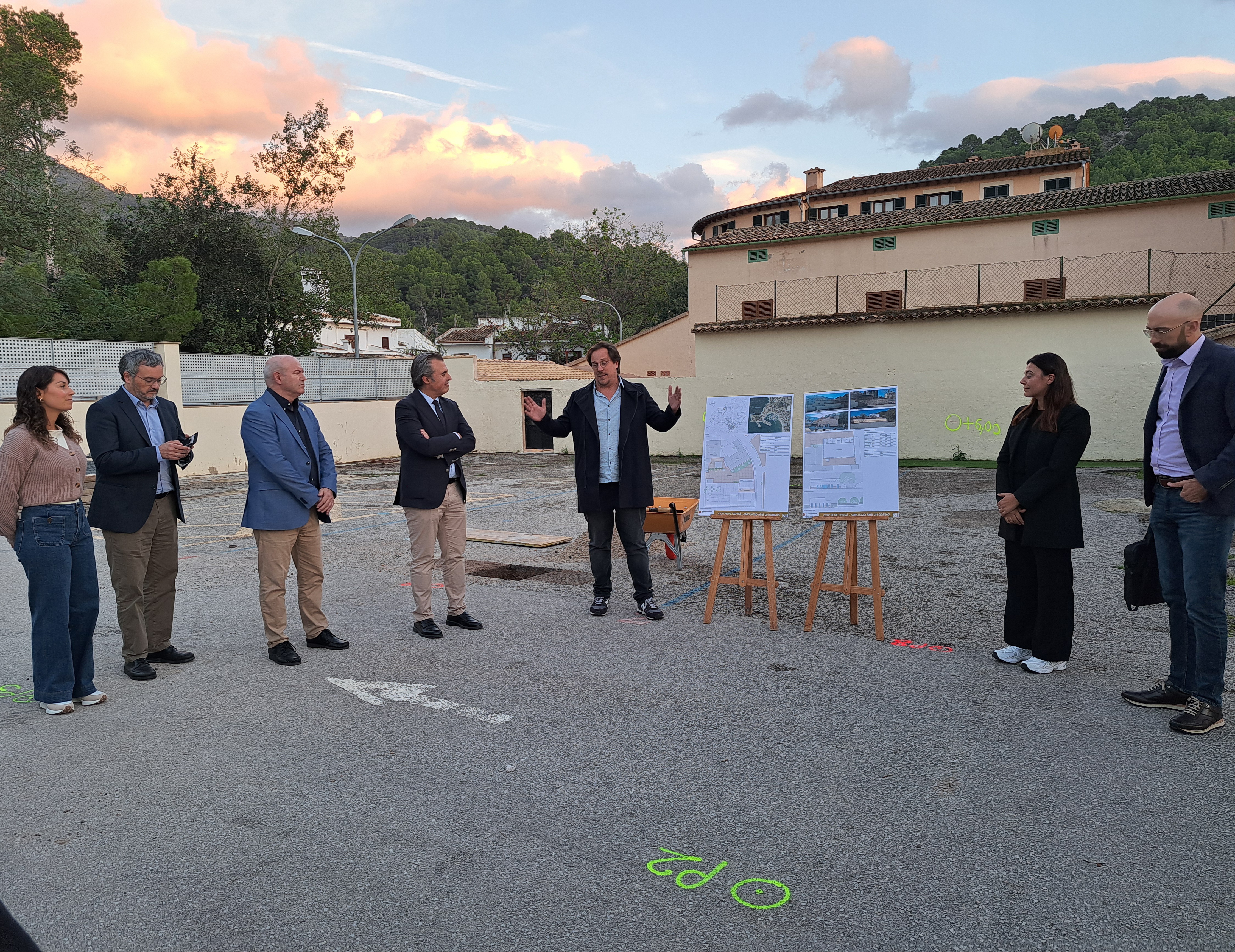 Primera pedra_3.jpg Presentació del projecte i primera pedra