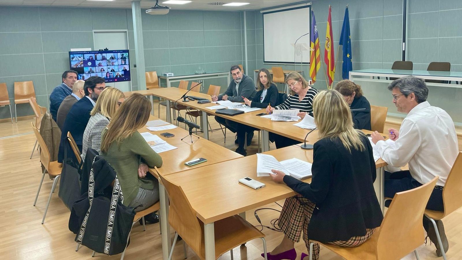 Les actuacions i el pla s’ha presentat davant el consell de direcció i el consell rector de l’Institut Balear de Seguretat i Salut Balear amb l’assistència dels principals agents socials  En la sessió s’ha aprovat el pla de 2024 i s’ha destacat la dotació de 400 mil euros per articular una nova estructura i organització de l’IBASSAL   