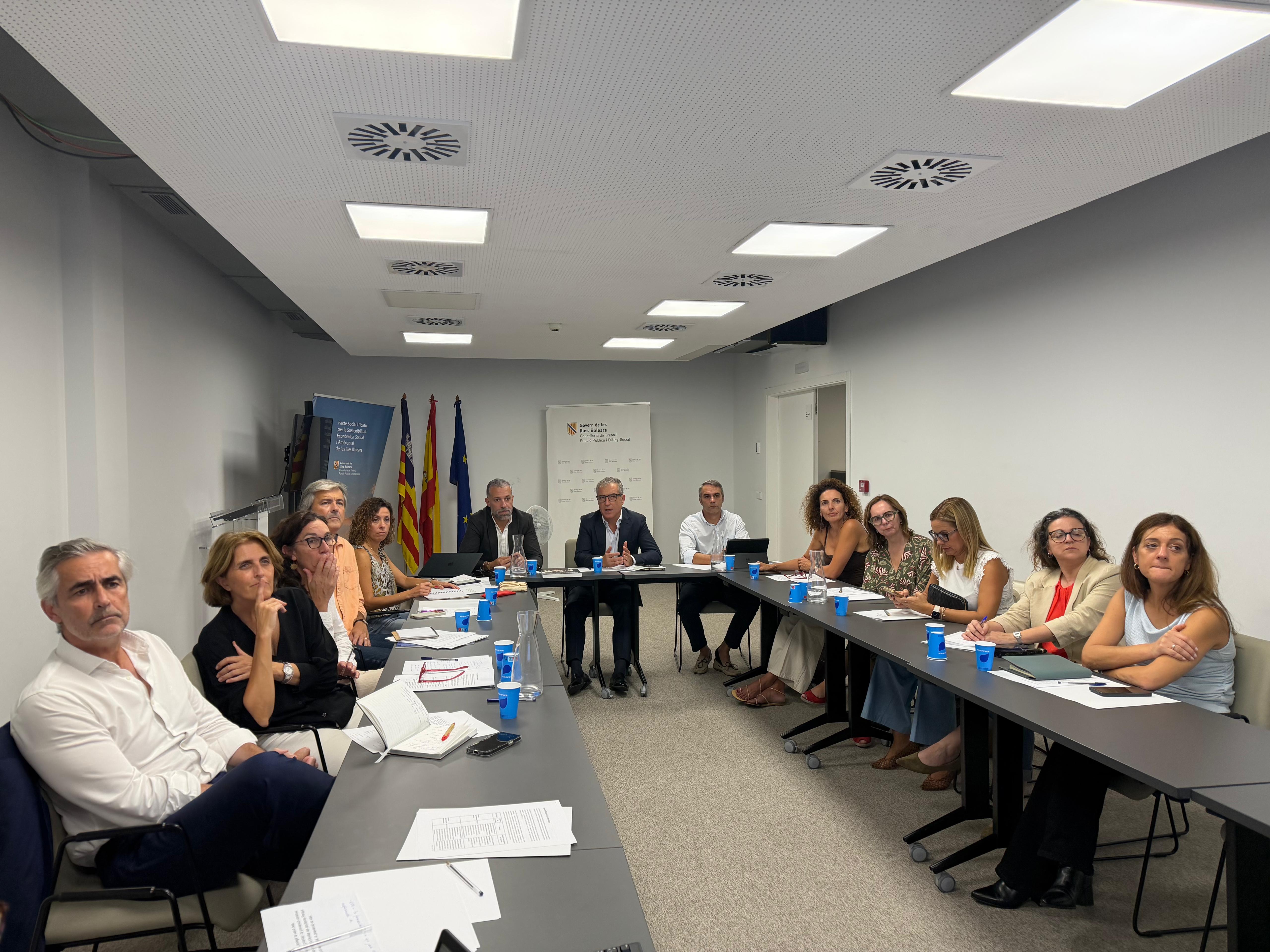 Trobada de sindicats, patronals i representants dels sectors tecnològic i de la construcció en el Pacte Social i Polític per la Sostenibilitat Econòmica, Social i Ambiental de les Illes Balears