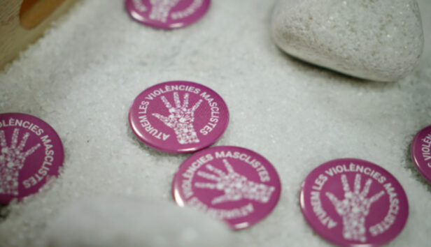 carteles dónde se puede leer: paremos las violencias machistas