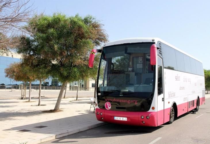 Autocar del Banc de Sang i Teixits de les Illes Balears