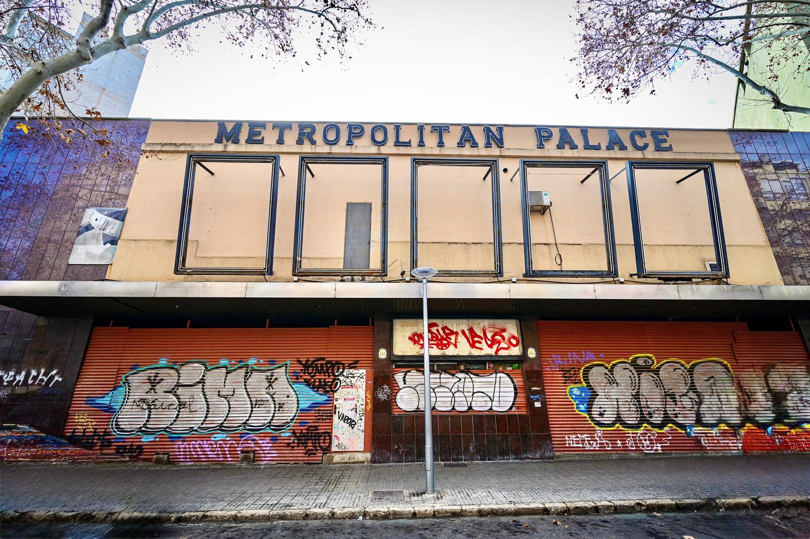 Façana de l'antic Cinema Metropolitan, al barri de Pere Garau de Palma