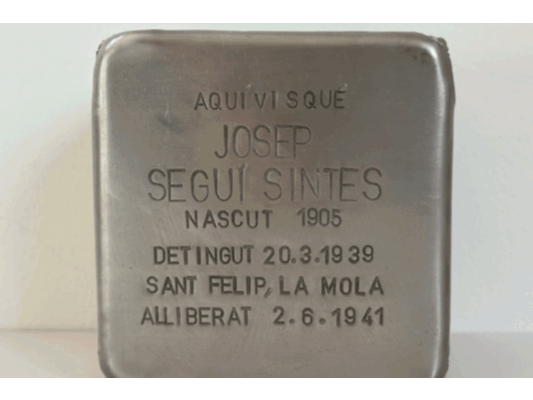 Imatge de la pedra de la memòria de Josep Seguí Sintes