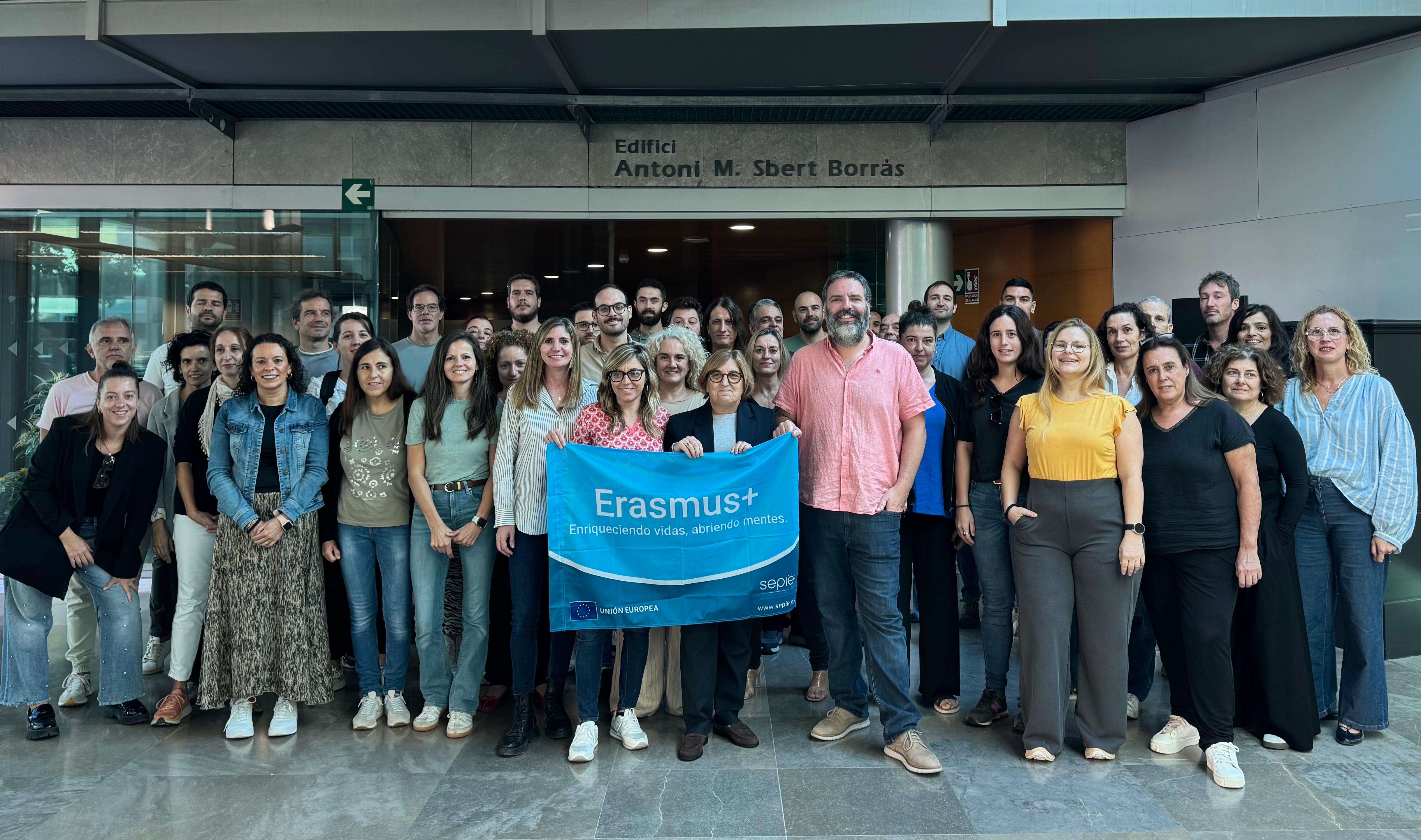 La Conselleria d’Educació i Universitats ofereix més de 500 beques Erasmus+ a estudiants i professors d'FP i Ensenyaments Artístics Professionals