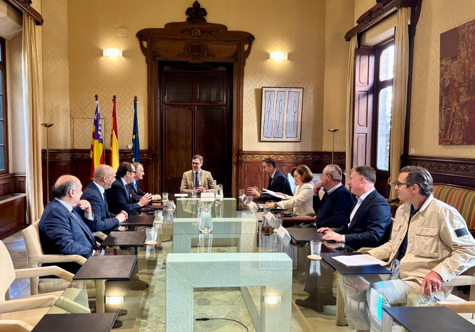 El Govern i ABANCA signen un conveni de col·laboració per incorporar l'entitat financera al programa «Nova Hipoteca Jove»