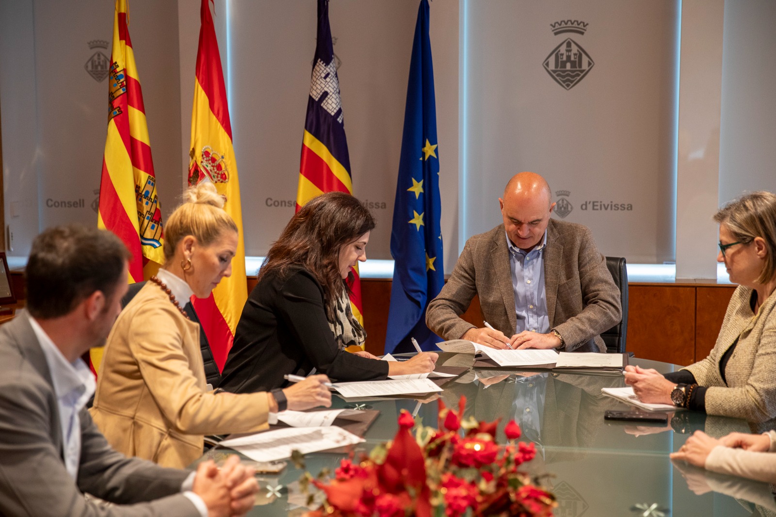 Signatura del Protocol general d'actuacions per a la transferència al Consell Insular d'Eivissa en matèria de dependència
