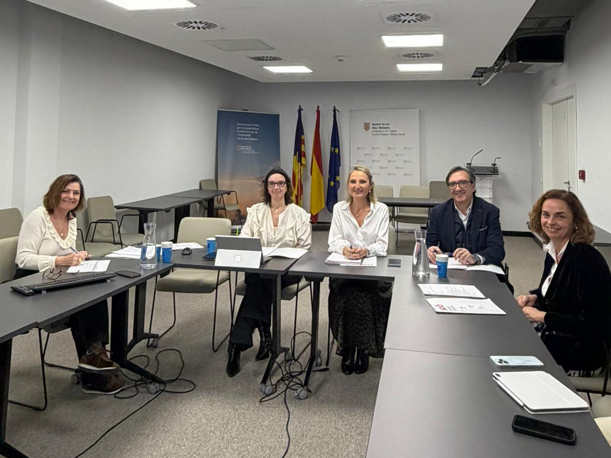 Reunió del Consell de Direcció del SOIB, sota la presidència de la consellera de Treball, Funció Pública i Diàleg Social, Catalina Cabrer.