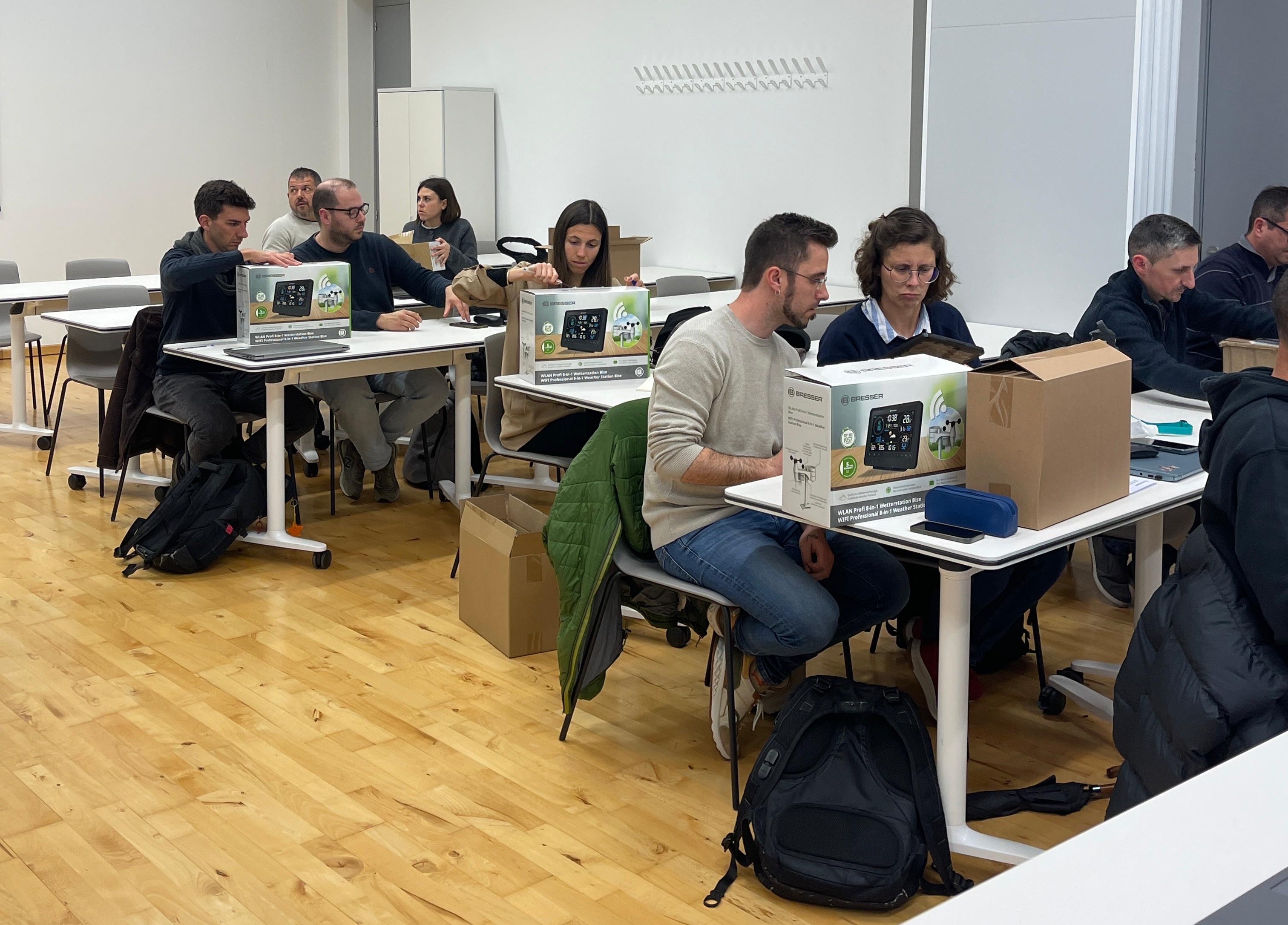 Repartiment de les estacions meteorològiques del projecte Xarme en els centres educatius