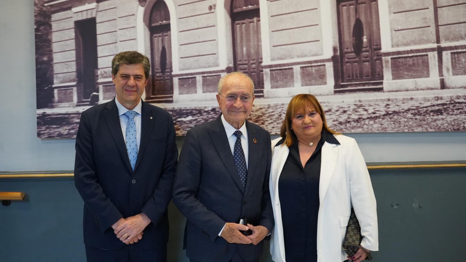 El conseller de Turisme, Cultura i Esports, Jaume Bauzà, i el batle de Màlaga, Francisco de la Torre Prados, assistiren al concert