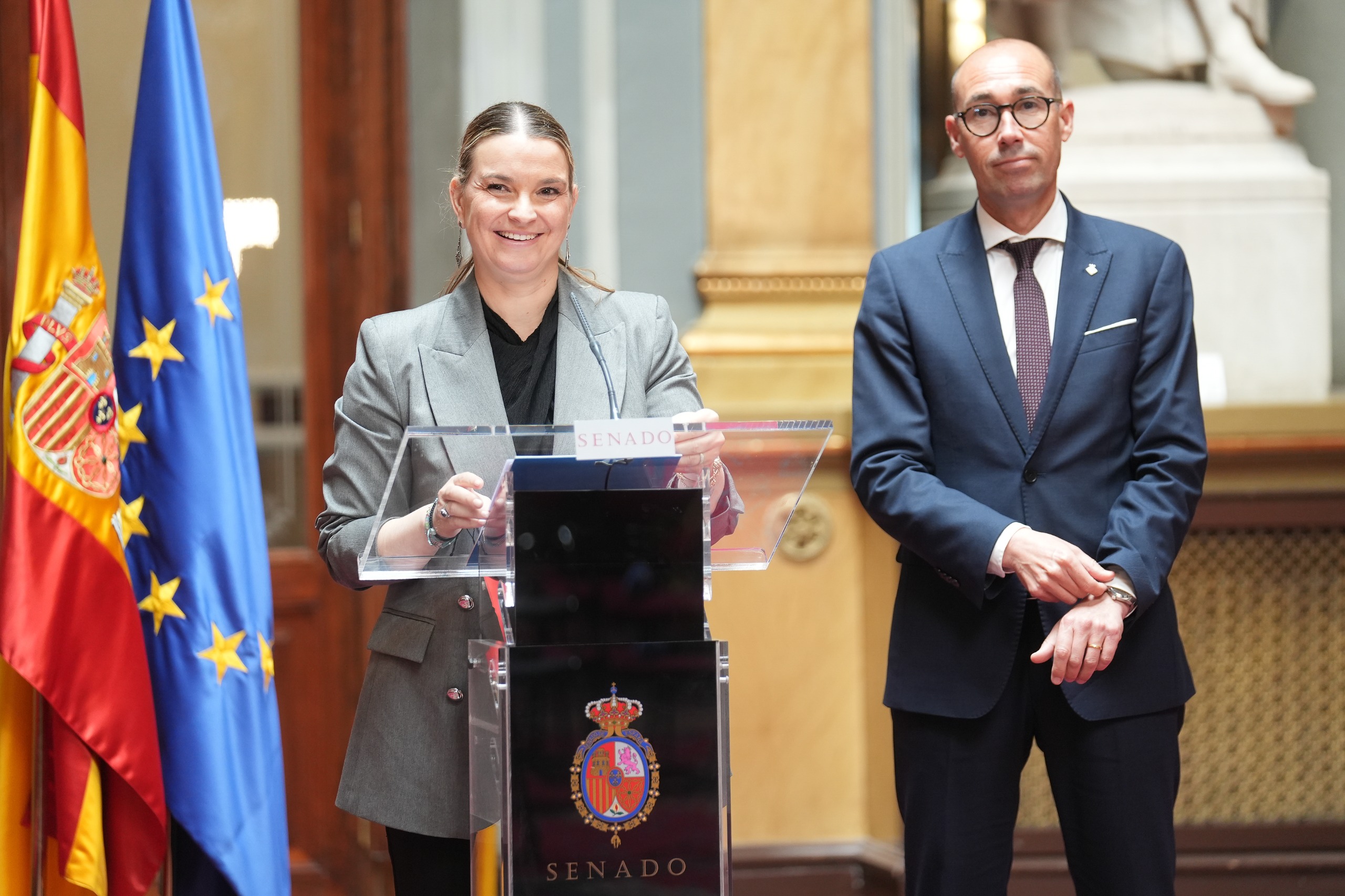 La presidenta del Govern de les Illes Balears, Margalida Prohens, i el president del Consell de Formentera, Óscar Portas.