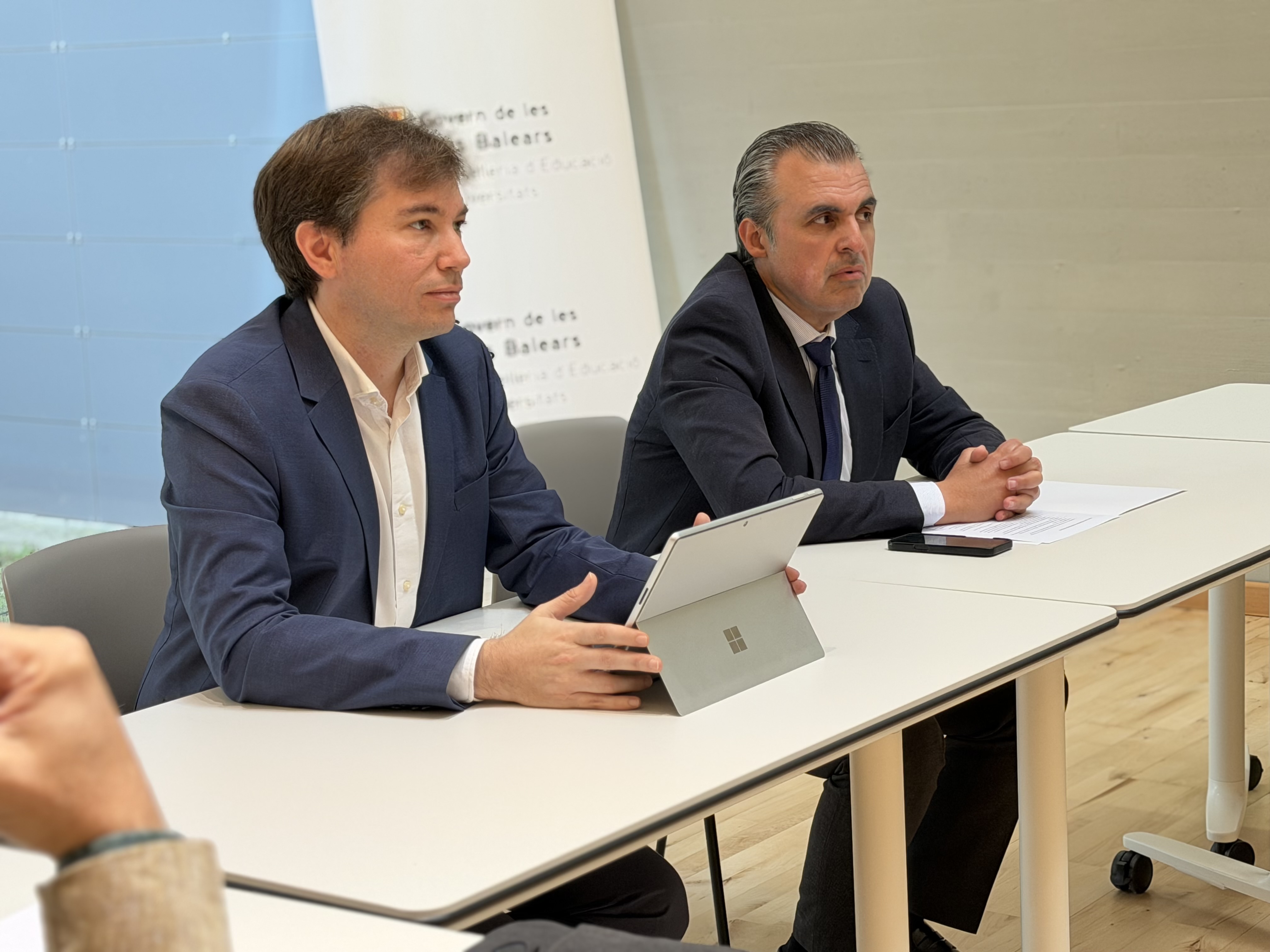 La Conselleria d’Educació i Universitats presenta una convocatòria per atreure investigadors júniors de reconegut prestigi