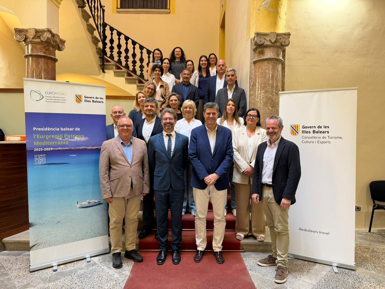 Fotografia de grup dels assistents a la reunió de treball del Grup de Nautisme de l’Euroregió Pirineus Mediterrània.