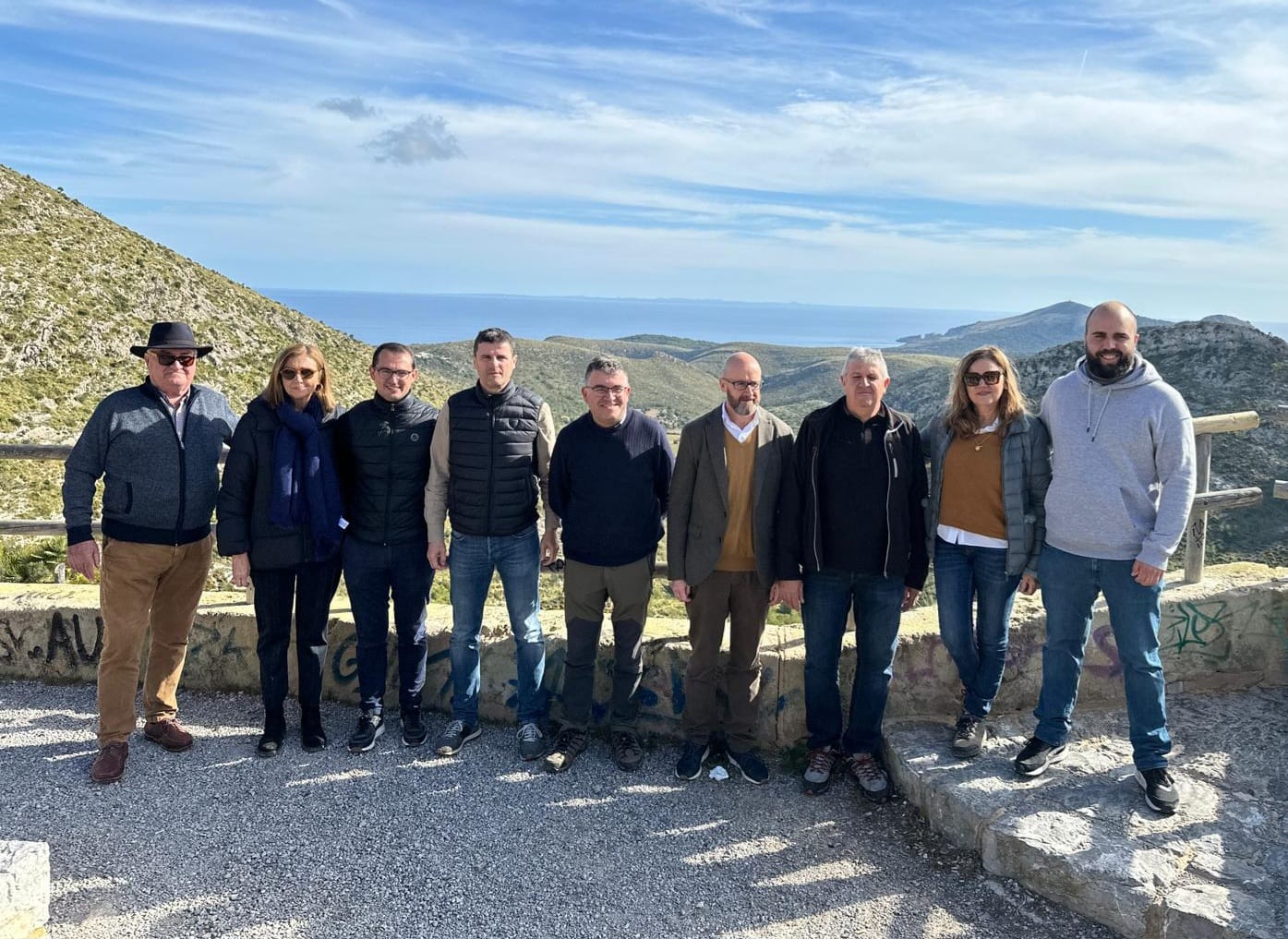 Assistents a l'’acte de signatura, que ha tingut lloc al Parc Natural de la Península de Llevant