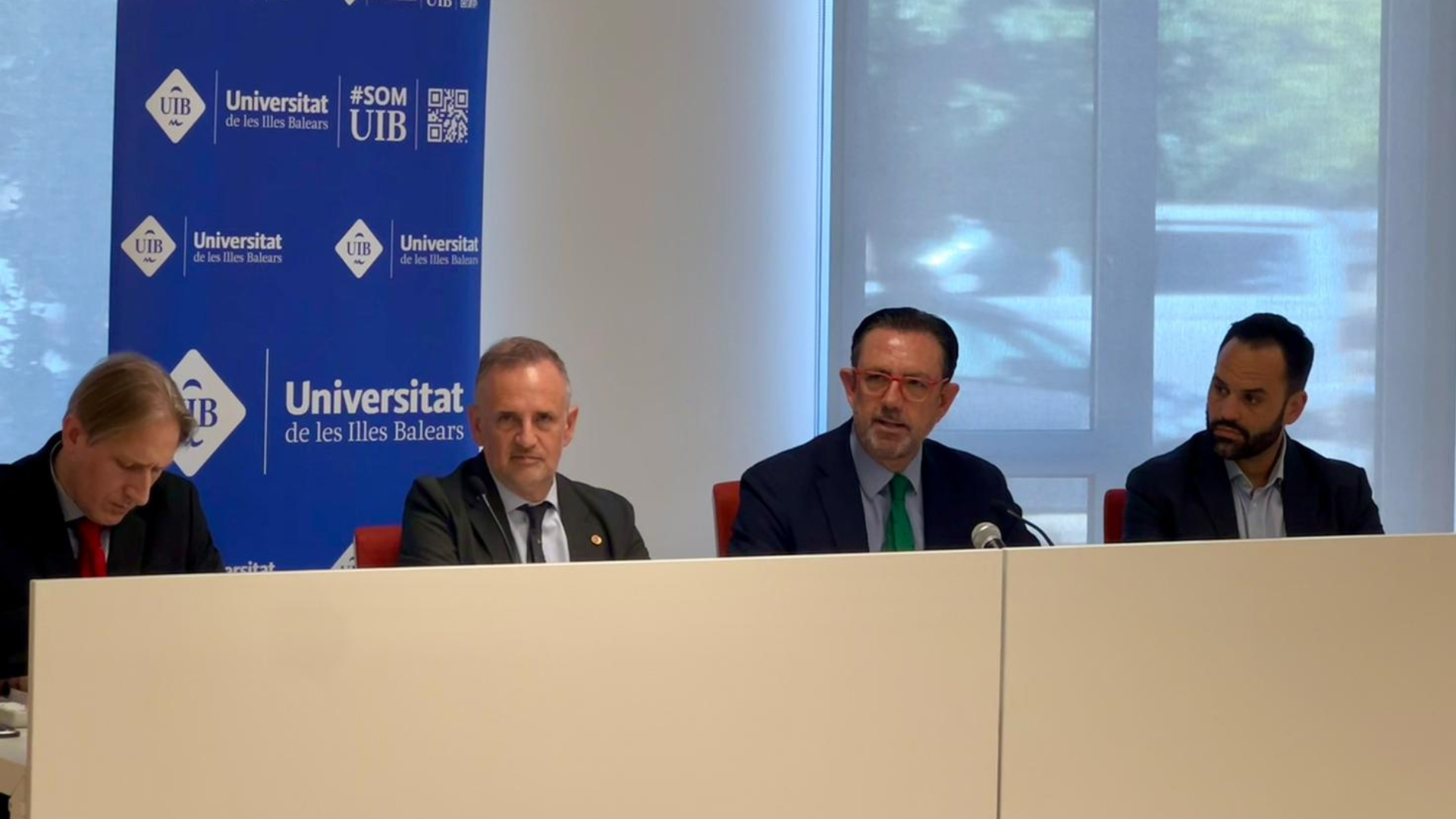 El Govern col·labora amb la UIB en l’«Estratègia de Sostenibilitat 2030» que preveu assolir l’autosuficiència energètica del campus